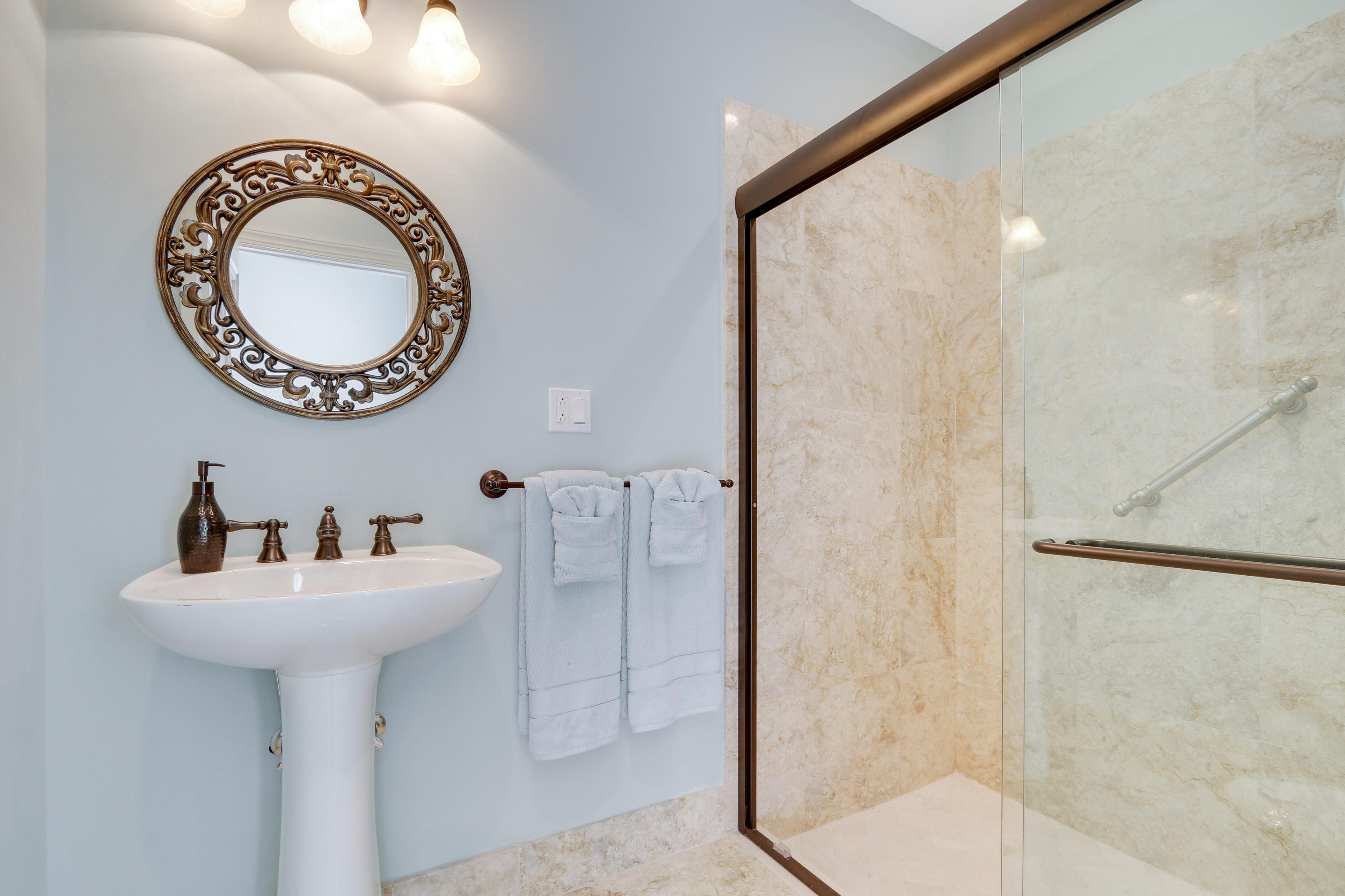 HERITAGE OAKS - Residential