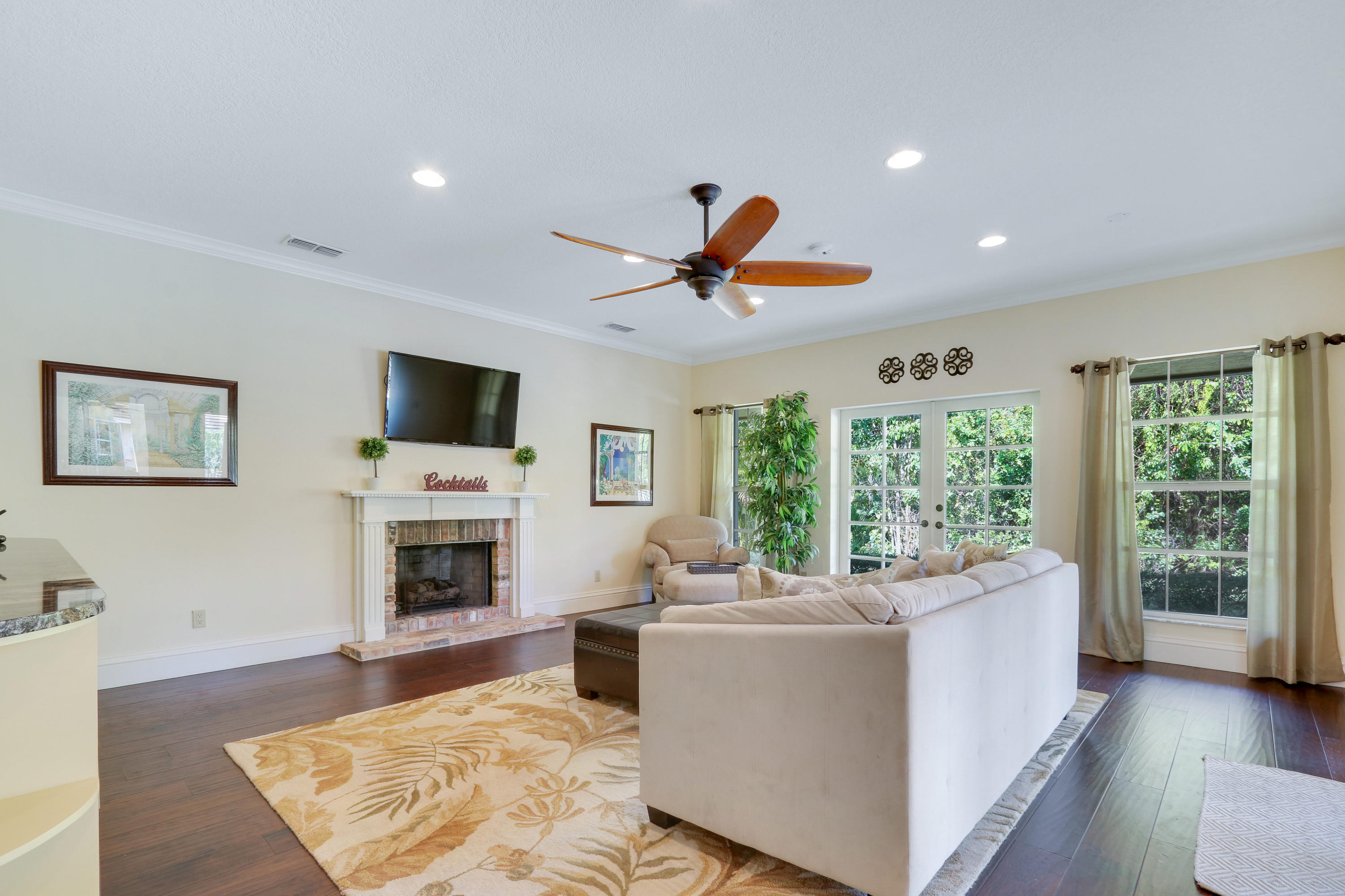 HERITAGE OAKS - Residential