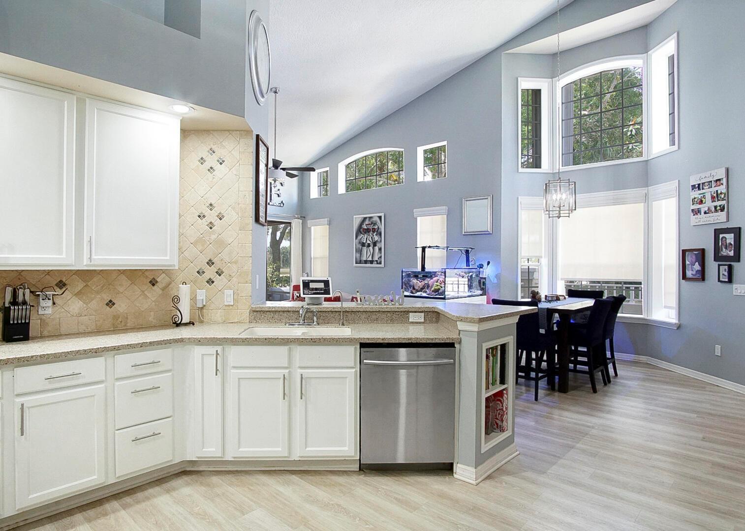 HARBOUR ISLES AT LAKE CHA - Residential