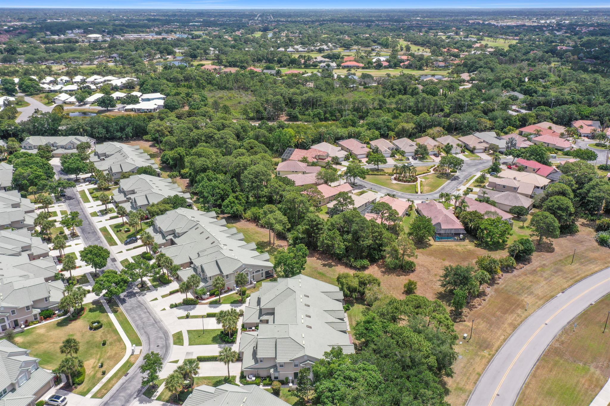 HARBOUR ISLES AT LAKE CHA - Residential