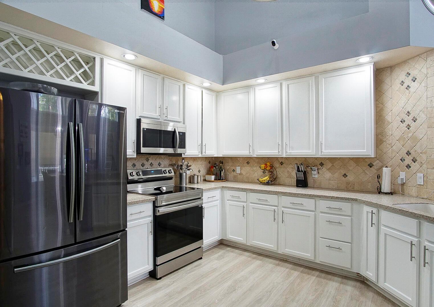 HARBOUR ISLES AT LAKE CHA - Residential