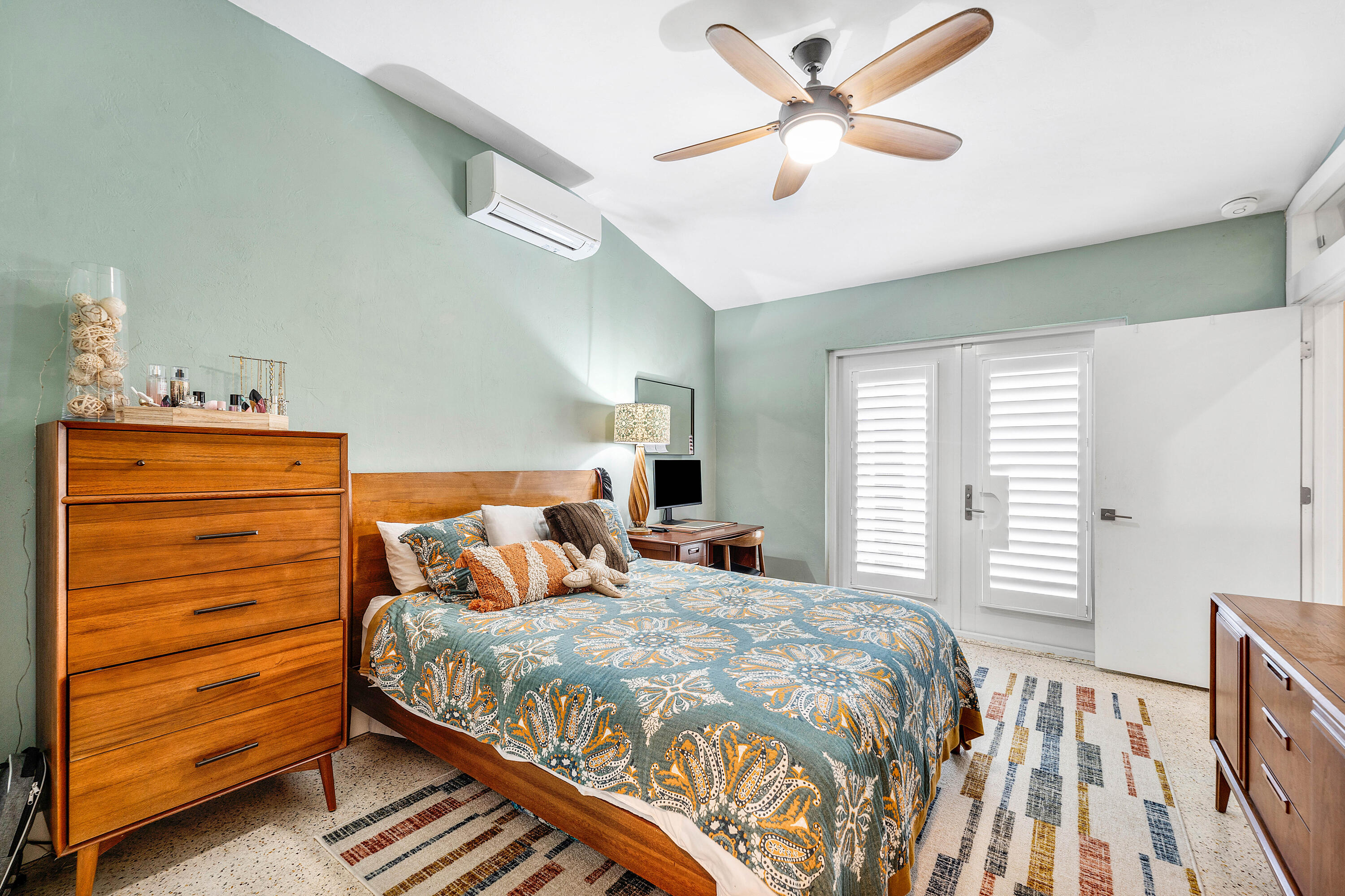 WHISEM UNIT B - Residential