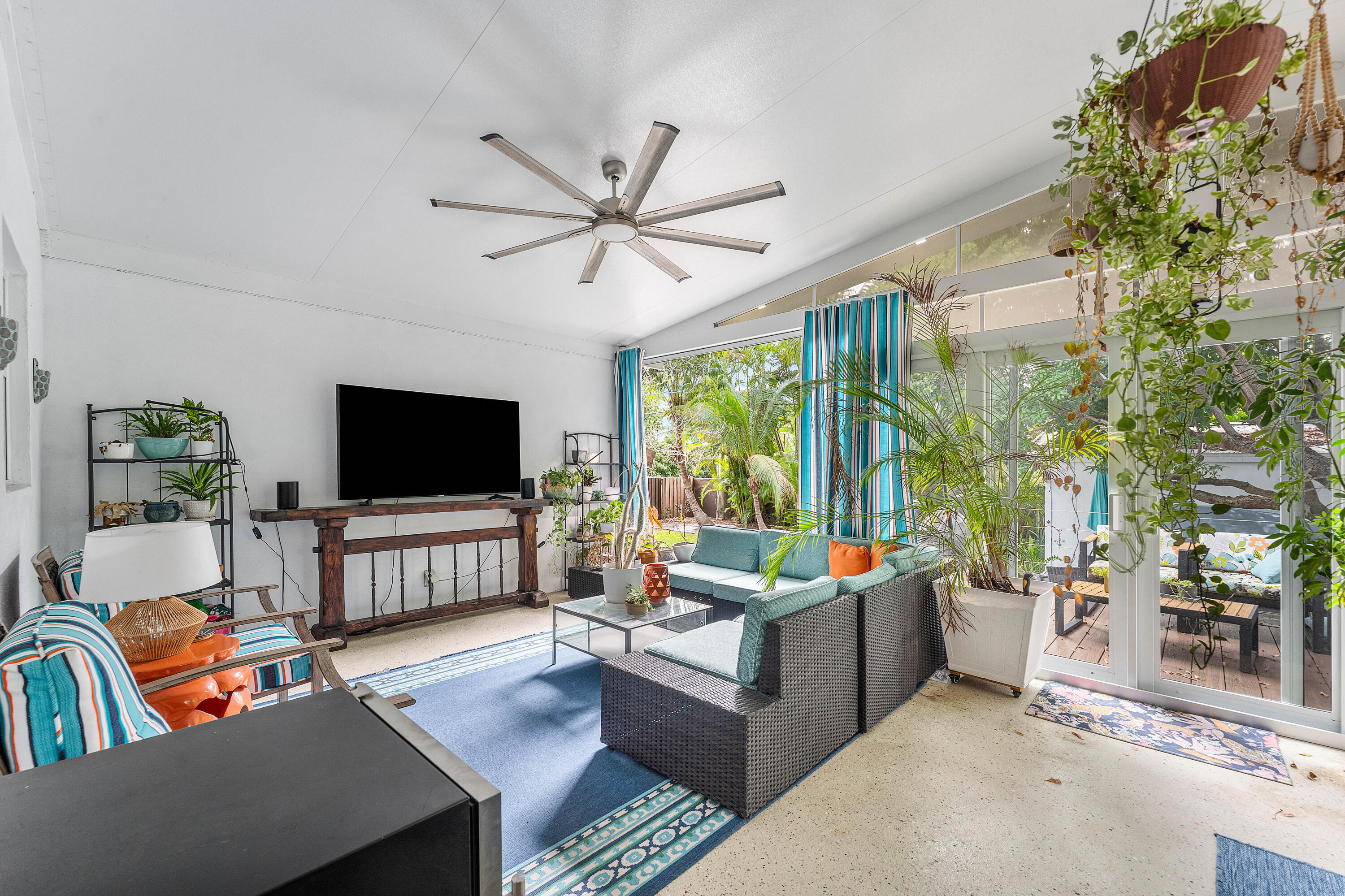 WHISEM UNIT B - Residential