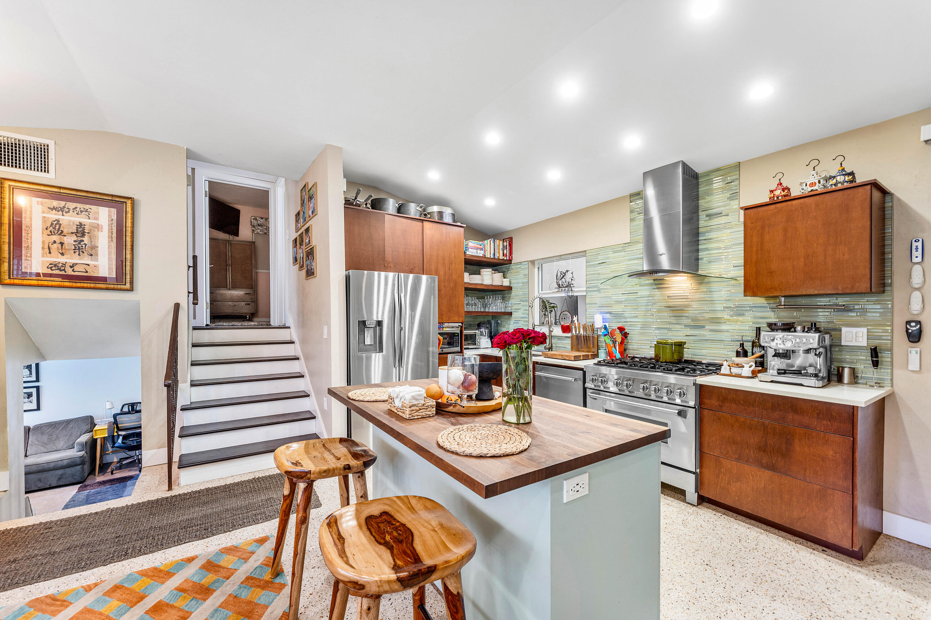 WHISEM UNIT B - Residential