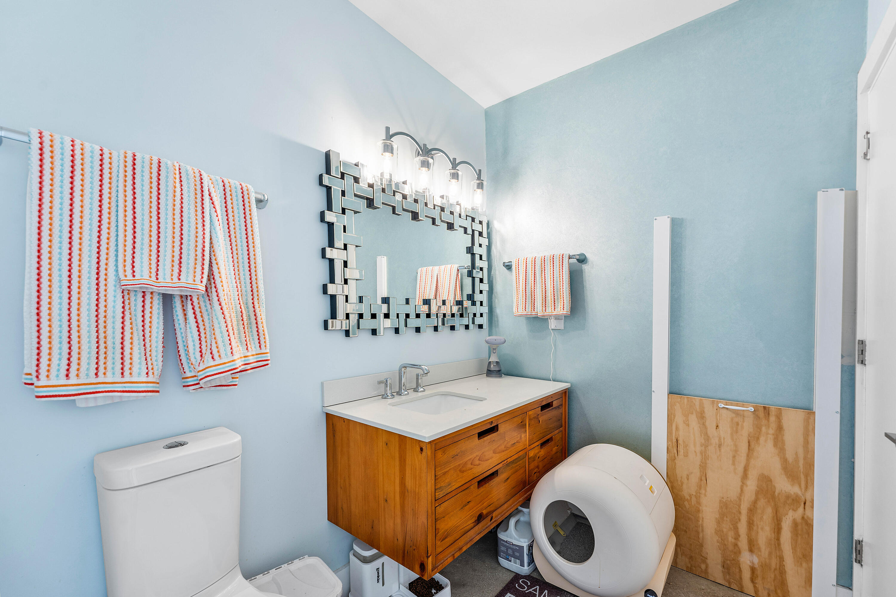 WHISEM UNIT B - Residential