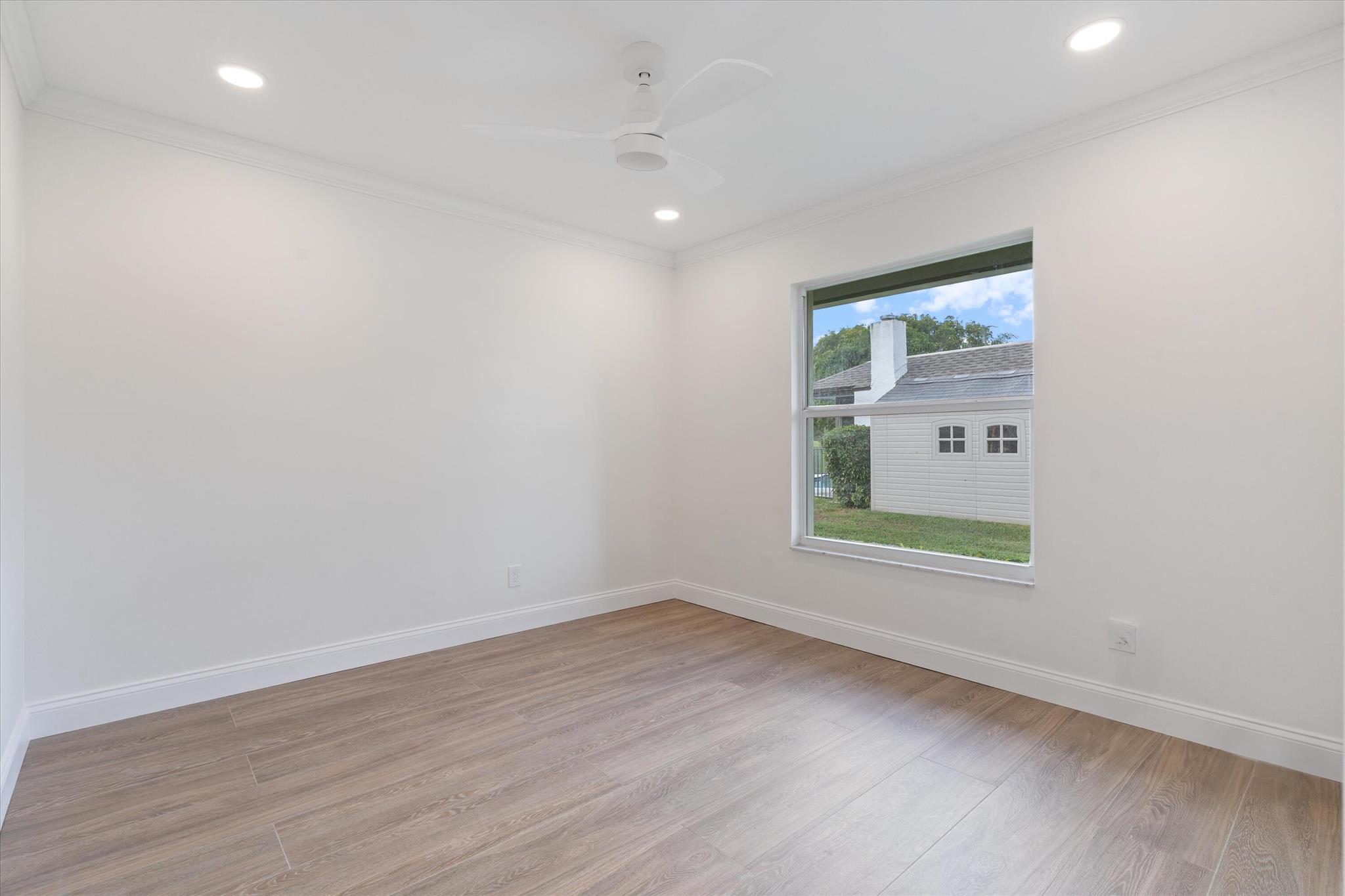 SOUTH SHORE 2 OF WELLINGT - Residential