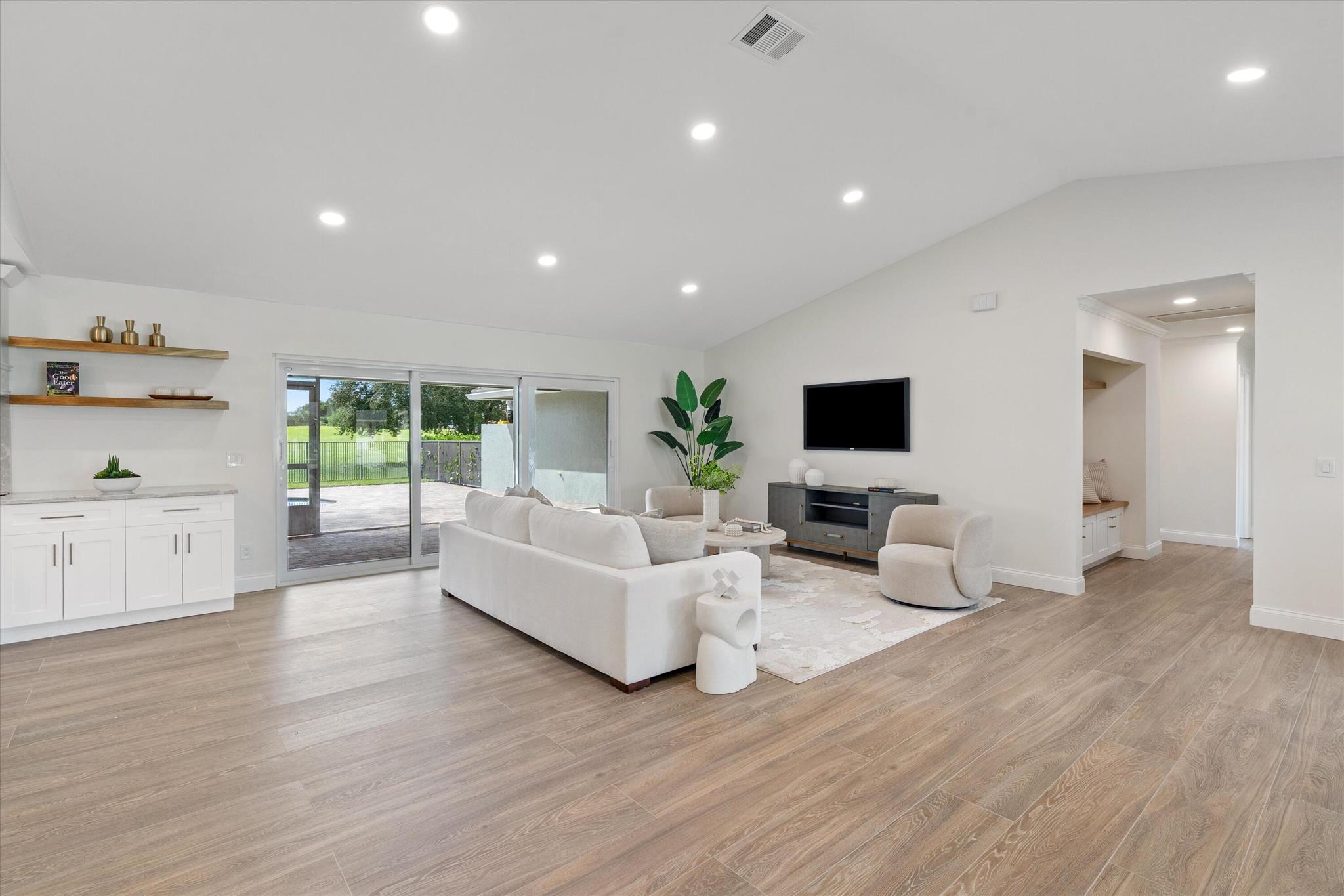 SOUTH SHORE 2 OF WELLINGT - Residential