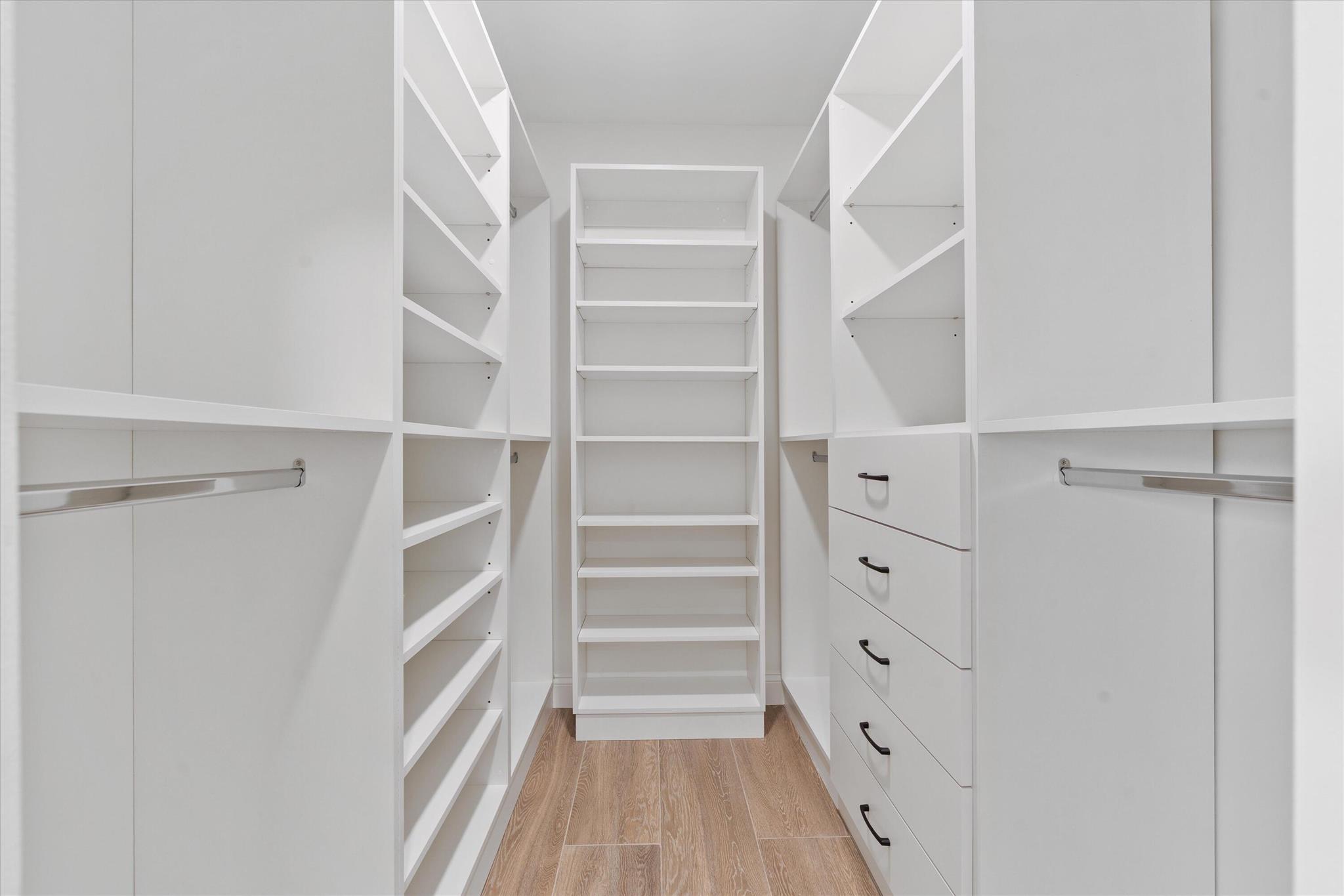 SOUTH SHORE 2 OF WELLINGT - Residential