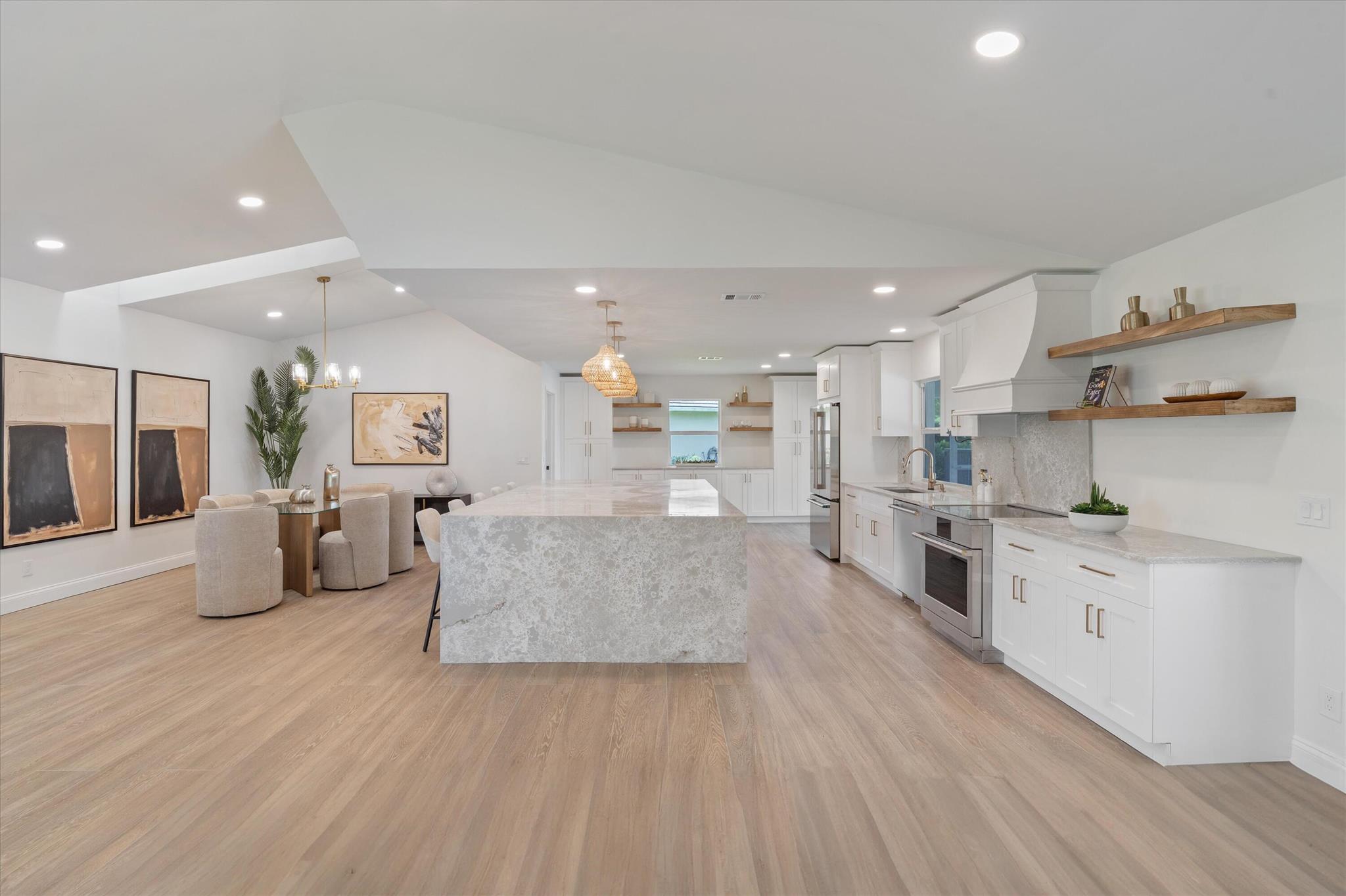 SOUTH SHORE 2 OF WELLINGT - Residential