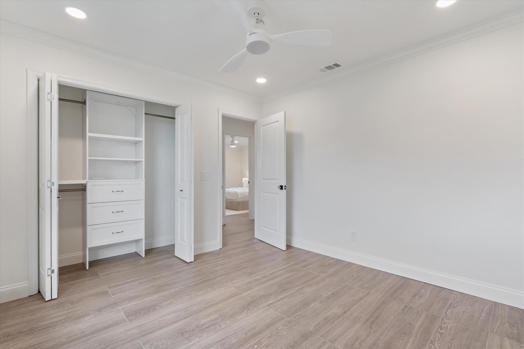 SOUTH SHORE 2 OF WELLINGT - Residential