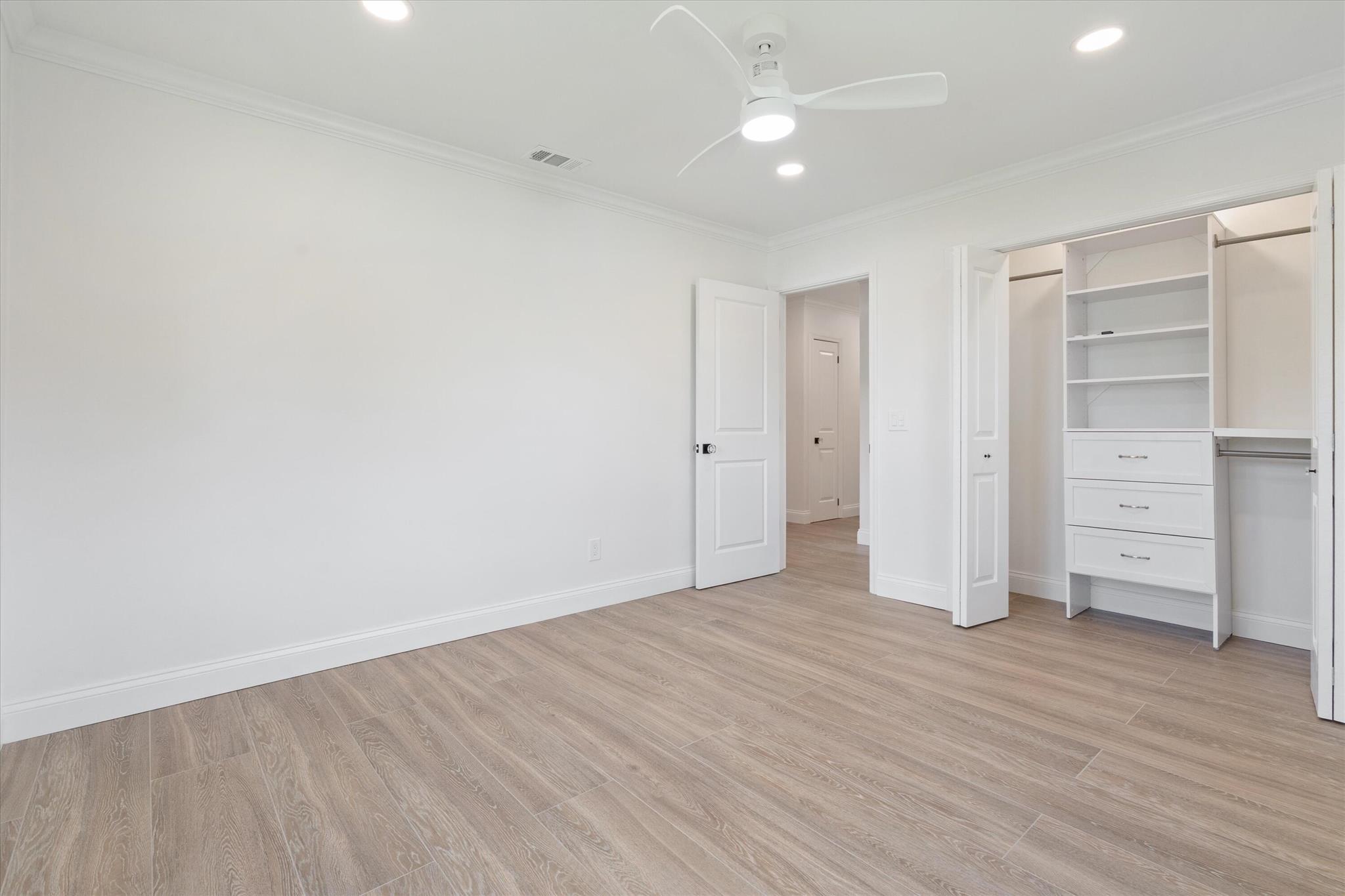 SOUTH SHORE 2 OF WELLINGT - Residential