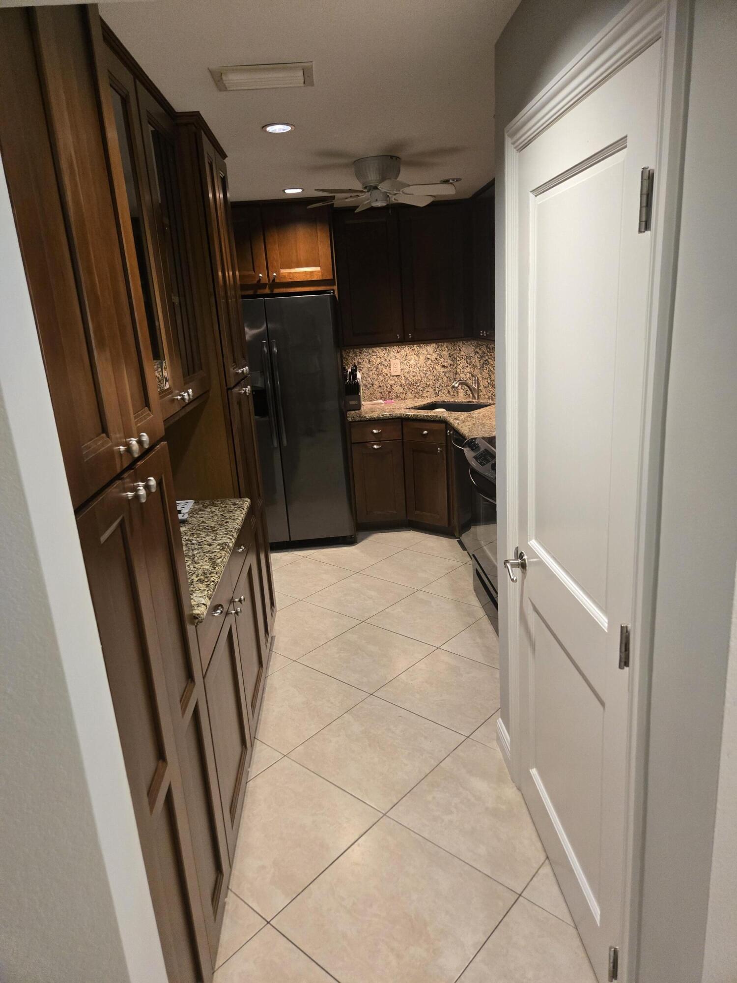 1940 NE 2nd Avenue 101j