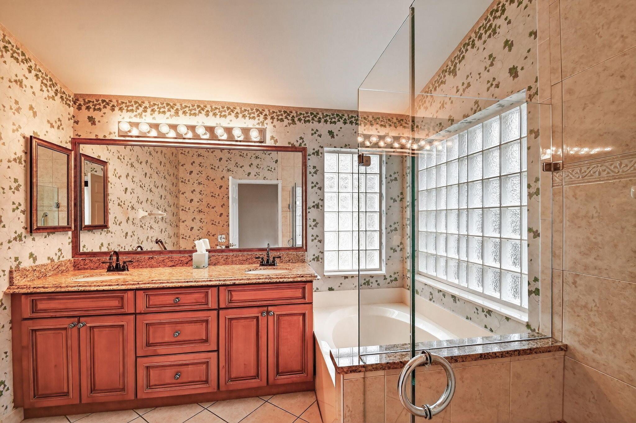 VALENCIA ISLES 1 - Residential