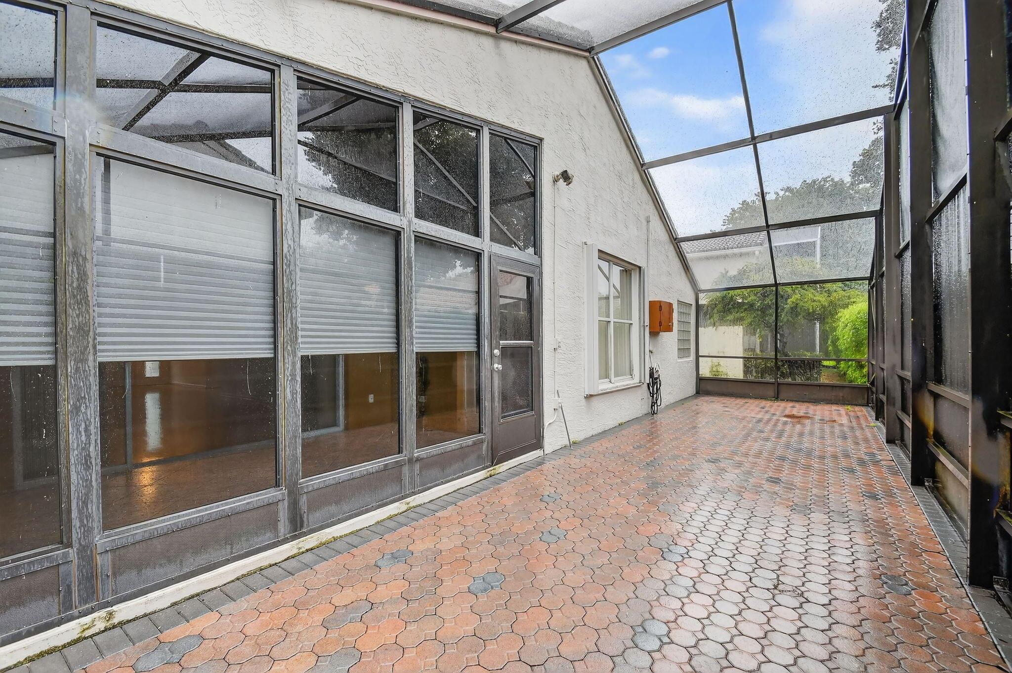 VALENCIA ISLES 1 - Residential