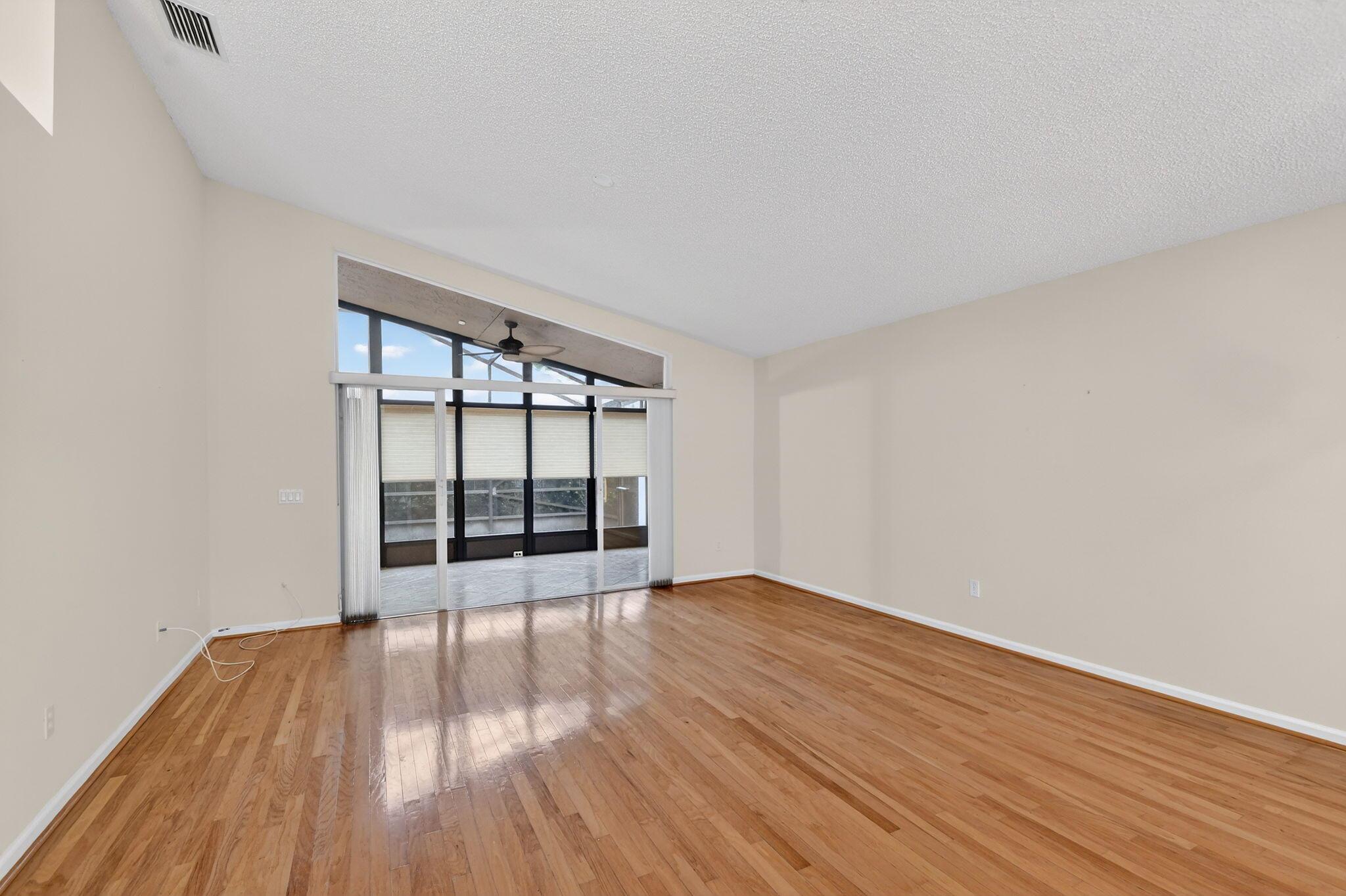 VALENCIA ISLES 1 - Residential