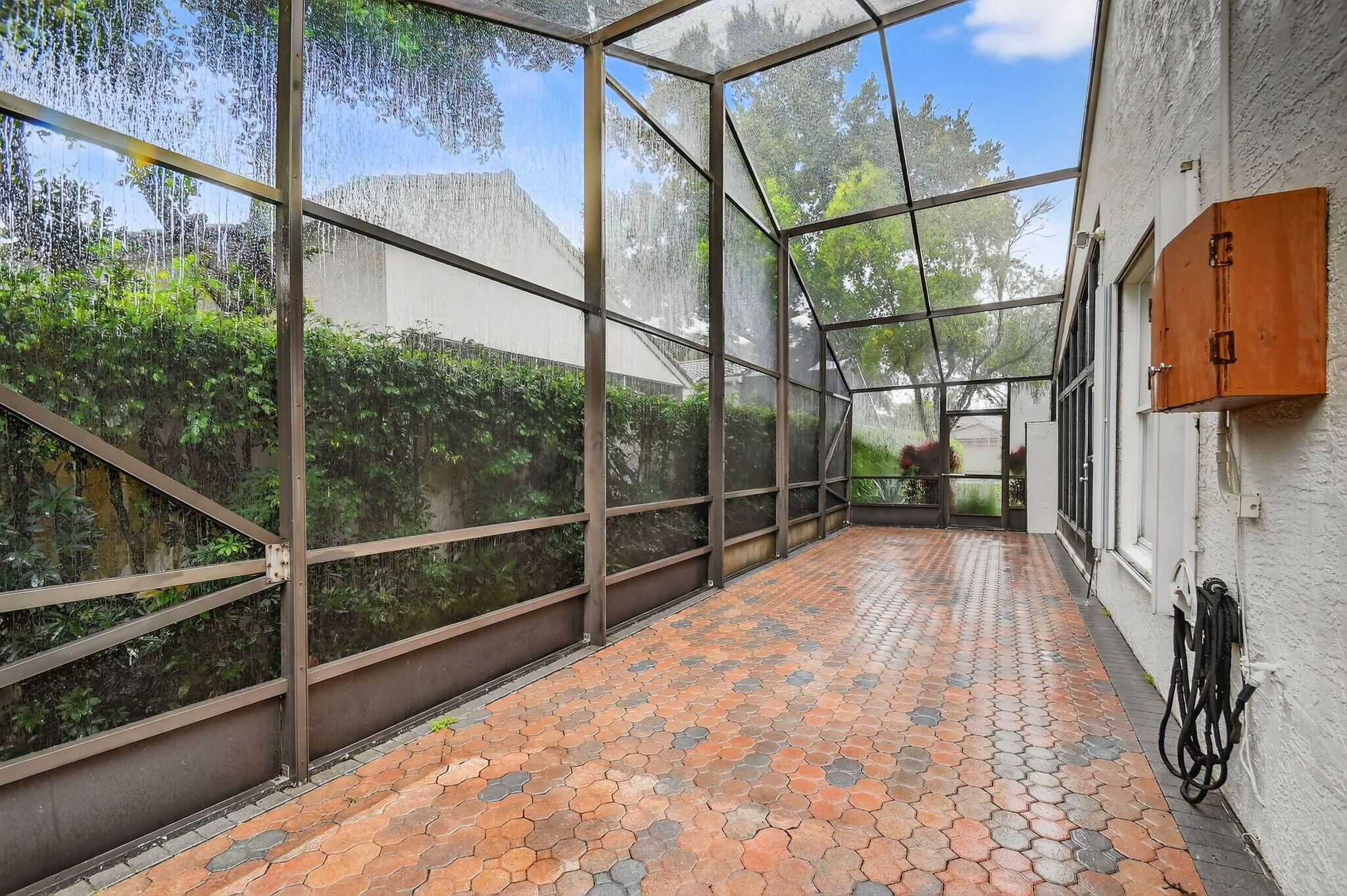 VALENCIA ISLES 1 - Residential