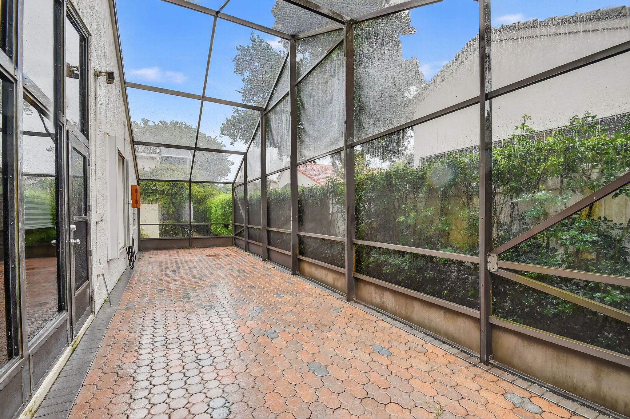 VALENCIA ISLES 1 - Residential