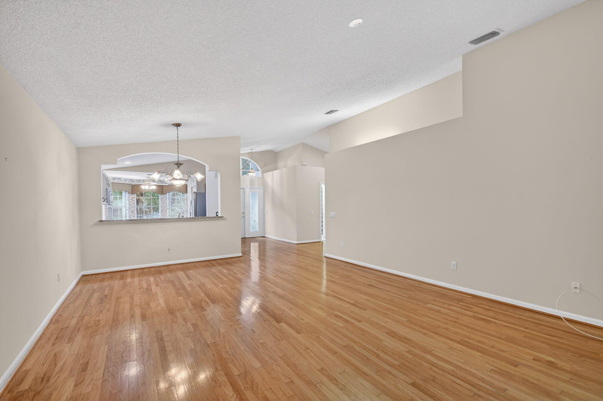 VALENCIA ISLES 1 - Residential