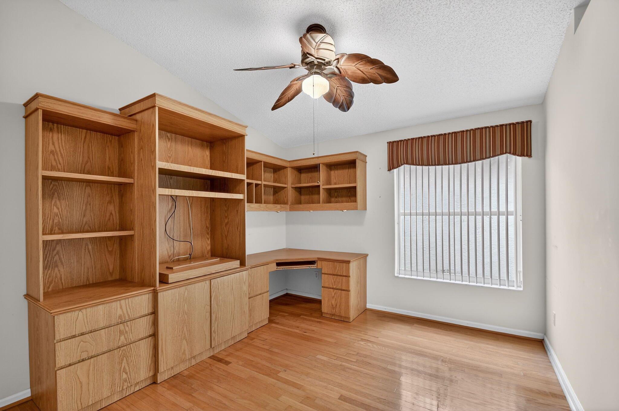 VALENCIA ISLES 1 - Residential