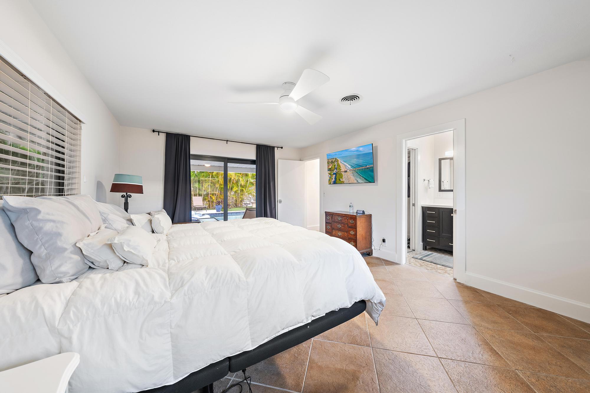 YACHT HARBOR MANOR - Residential