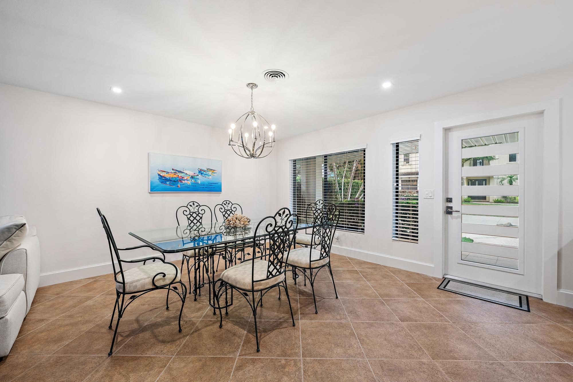 YACHT HARBOR MANOR - Residential