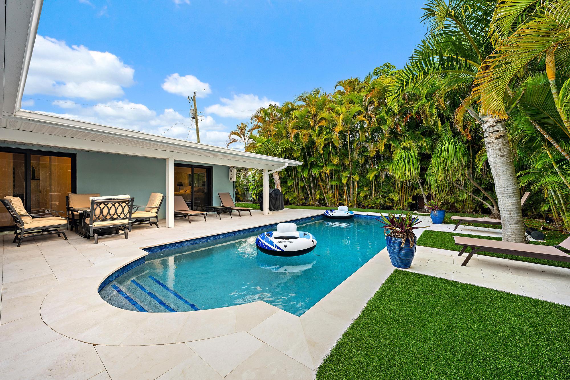 YACHT HARBOR MANOR - Residential