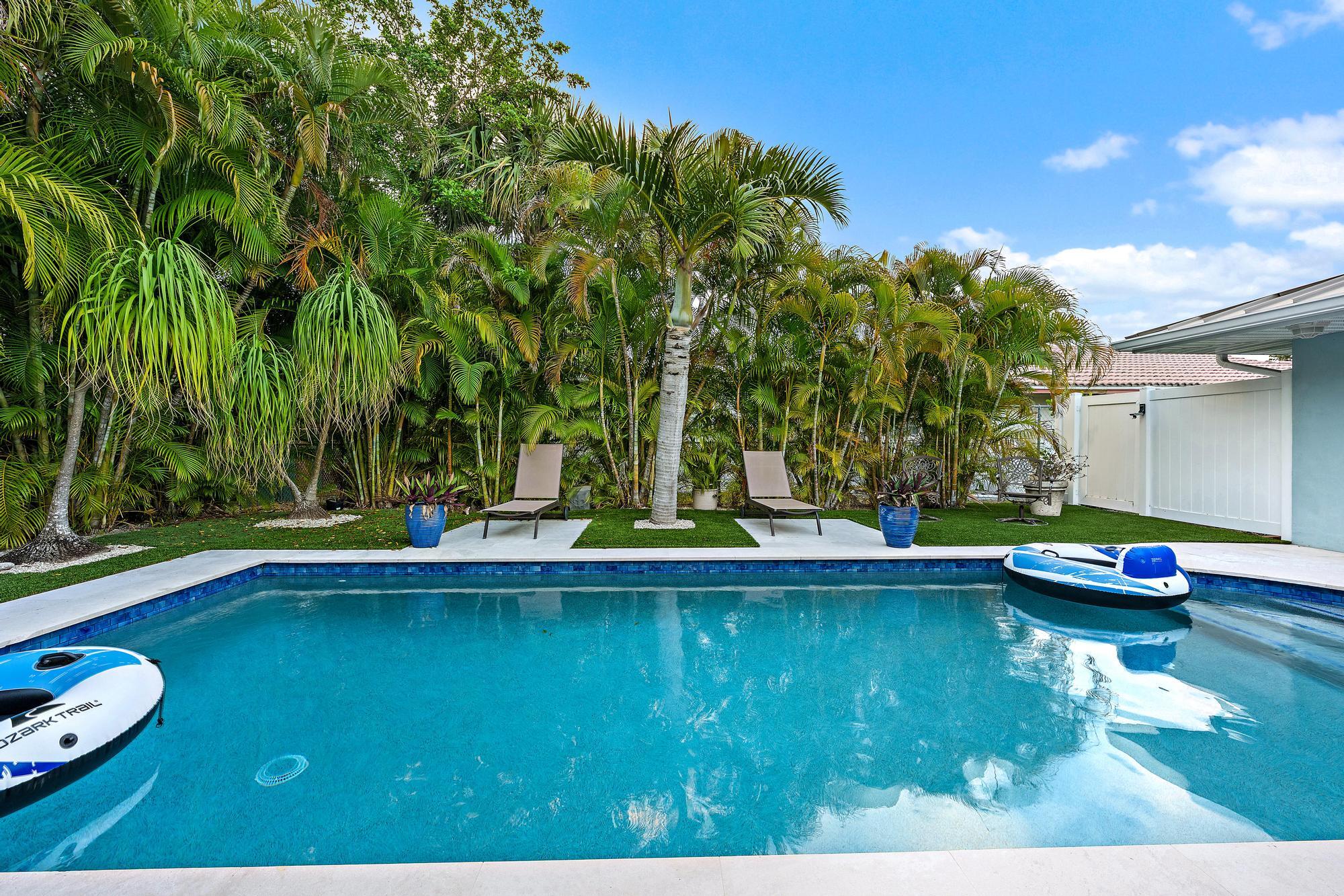 YACHT HARBOR MANOR - Residential