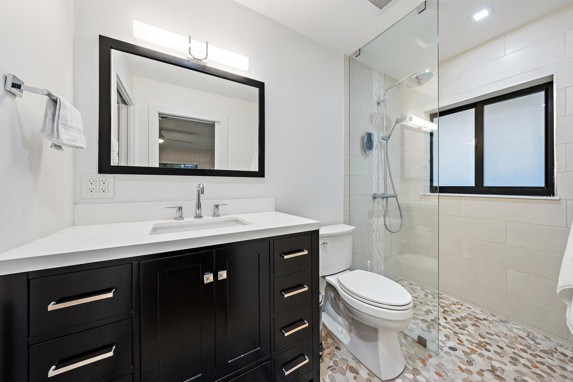 YACHT HARBOR MANOR - Residential