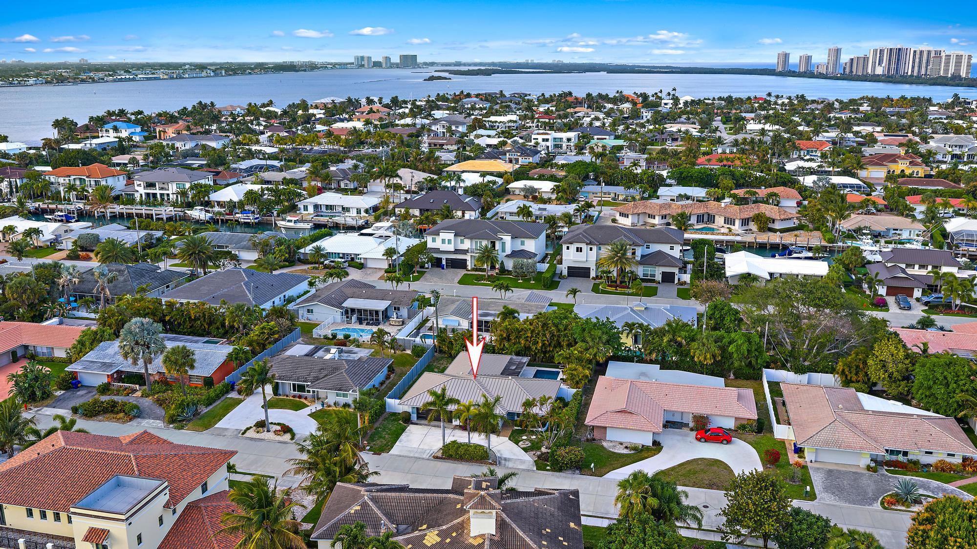 YACHT HARBOR MANOR - Residential