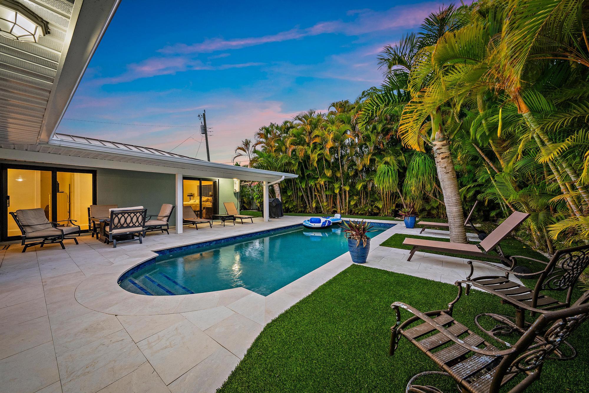 YACHT HARBOR MANOR - Residential