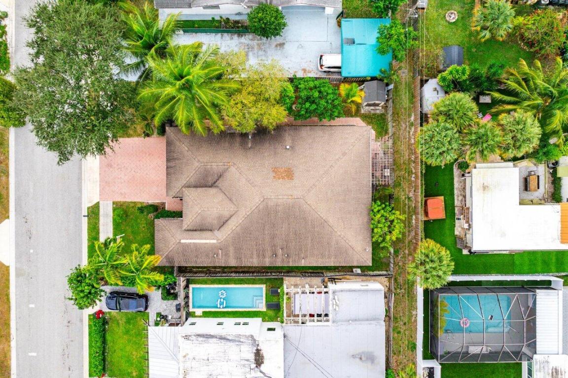 NORTH LAKE WORTH - Residential