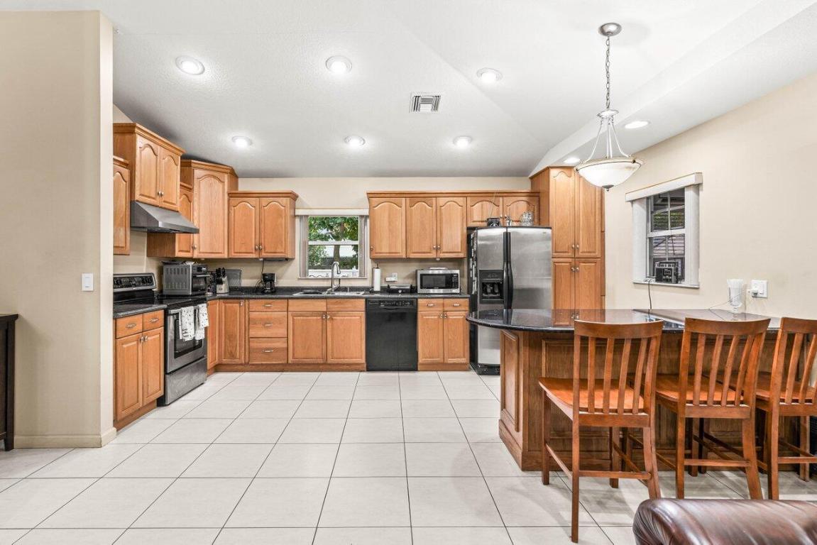 NORTH LAKE WORTH - Residential