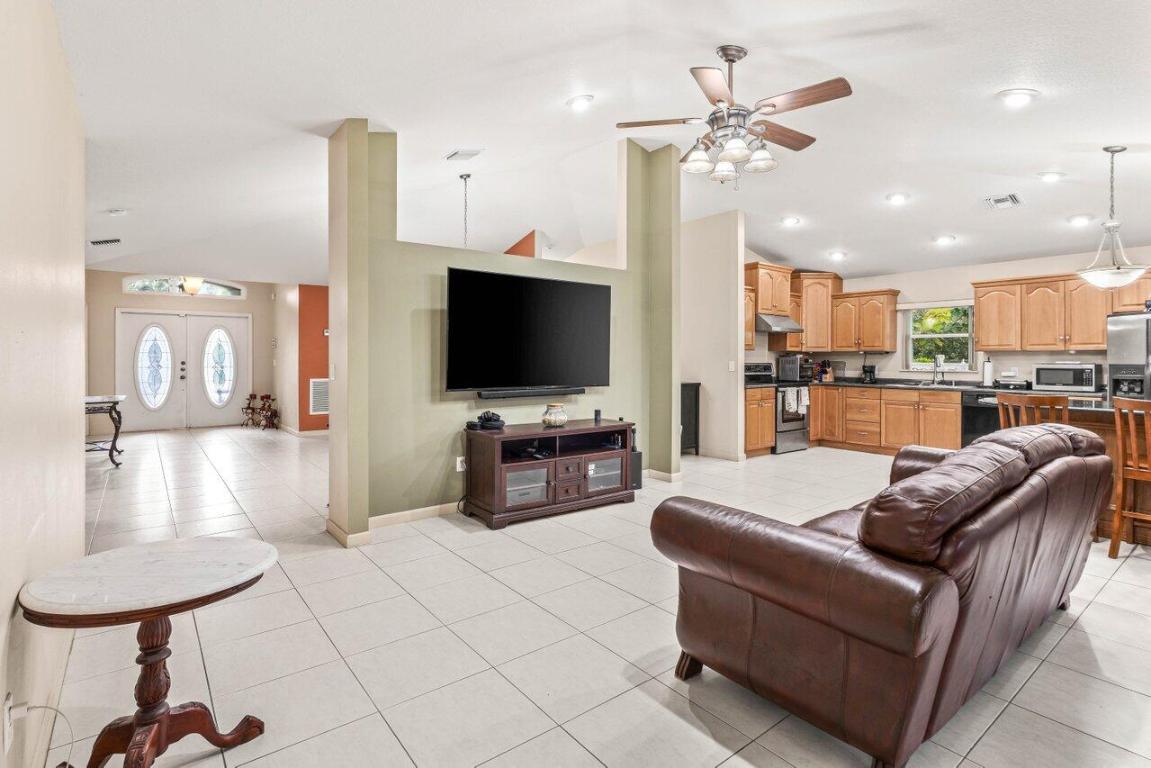 NORTH LAKE WORTH - Residential