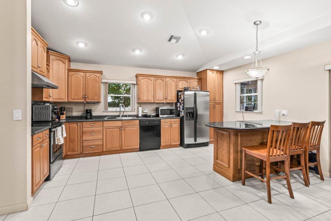 NORTH LAKE WORTH - Residential