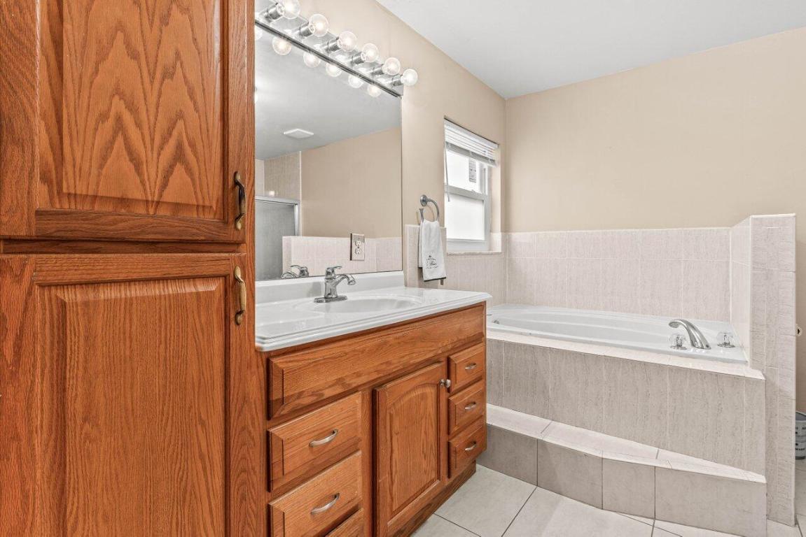 NORTH LAKE WORTH - Residential