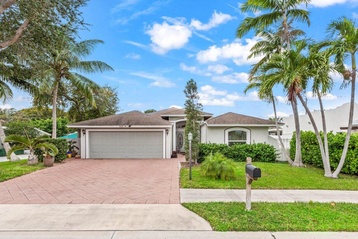 NORTH LAKE WORTH - Residential