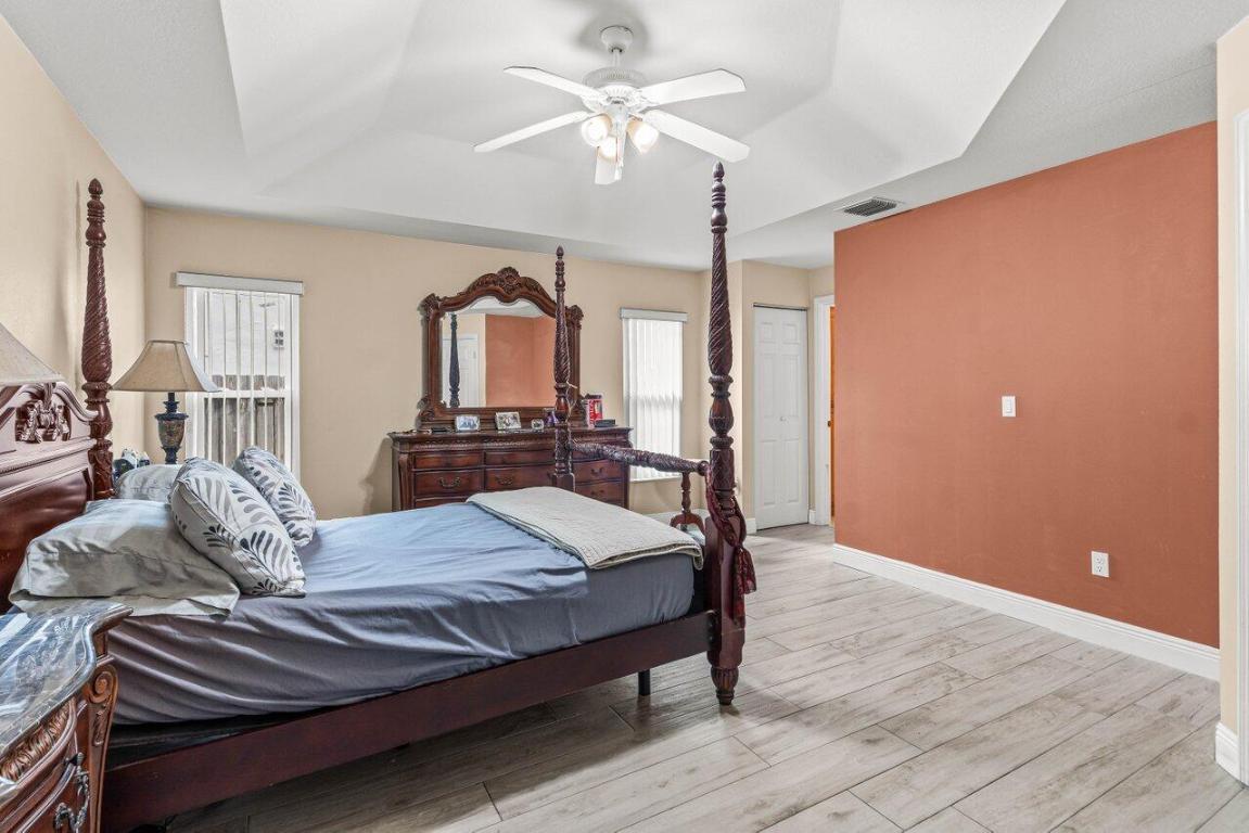 NORTH LAKE WORTH - Residential