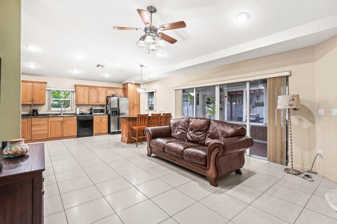 NORTH LAKE WORTH - Residential