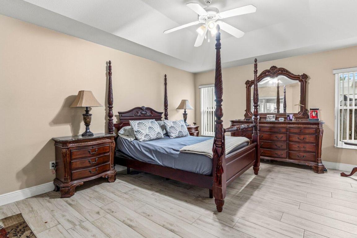 NORTH LAKE WORTH - Residential