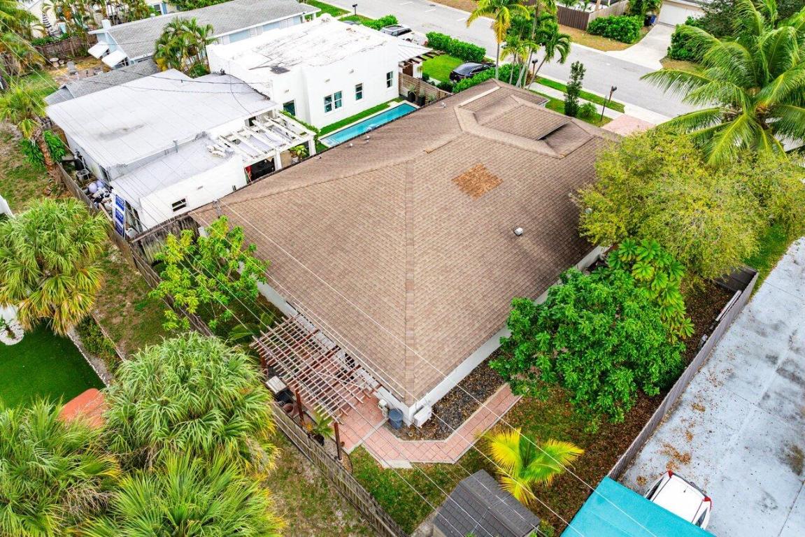 NORTH LAKE WORTH - Residential