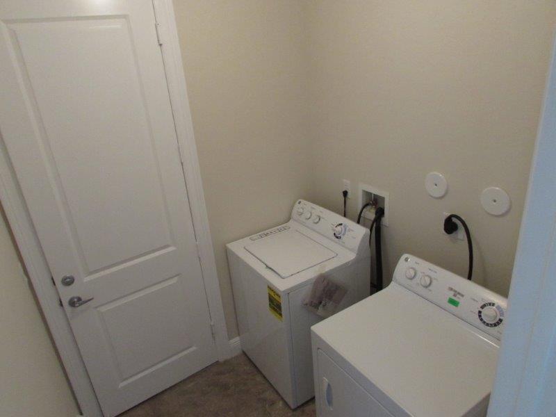 LAUDERDALE - Residential Lease