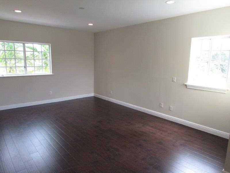 LAUDERDALE - Residential Lease