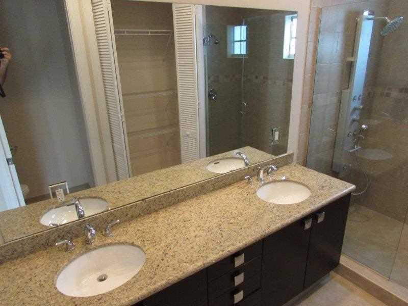 LAUDERDALE - Residential Lease