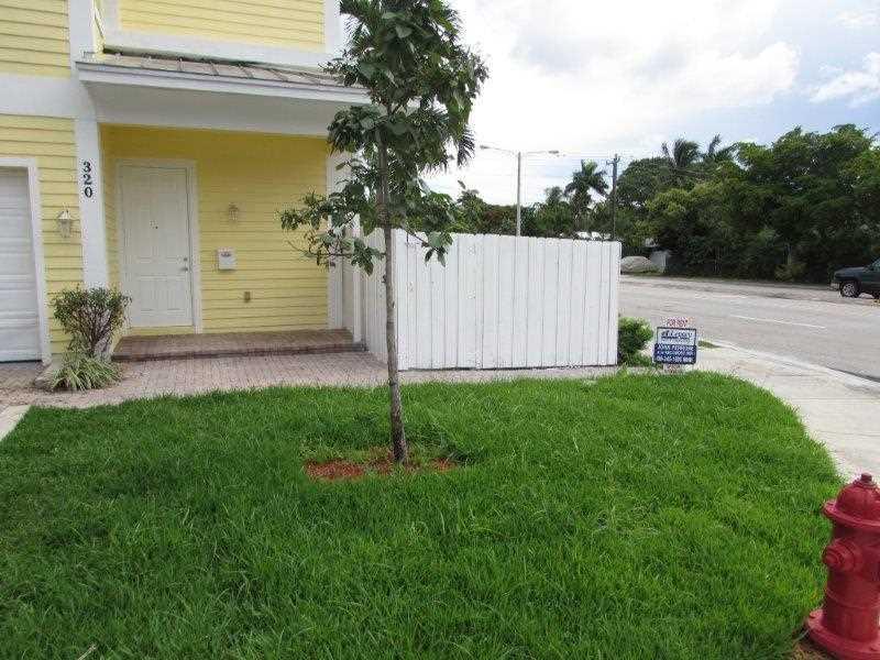 LAUDERDALE - Residential Lease