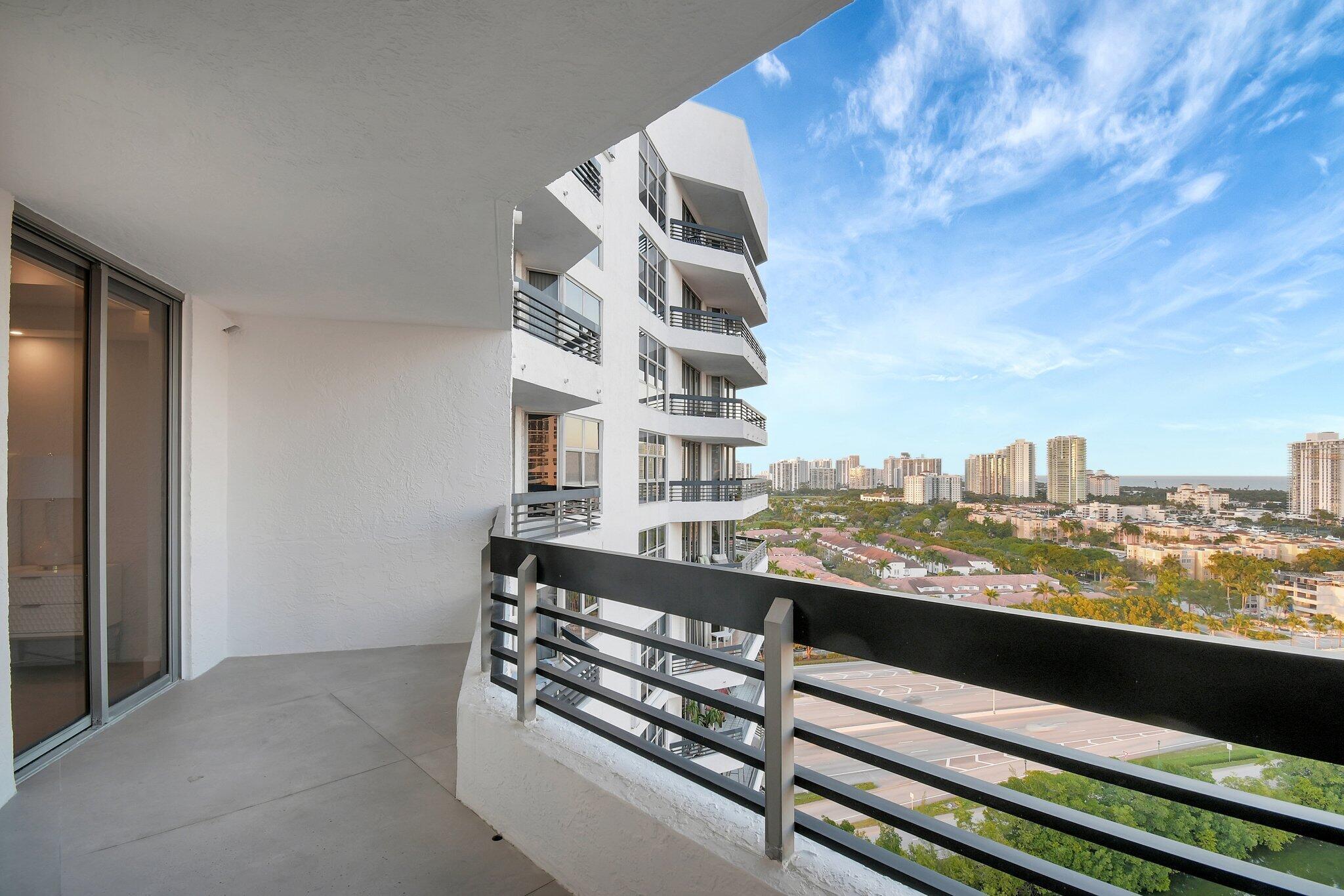 MYSTIC POINTE TOWER 600 C - Residential