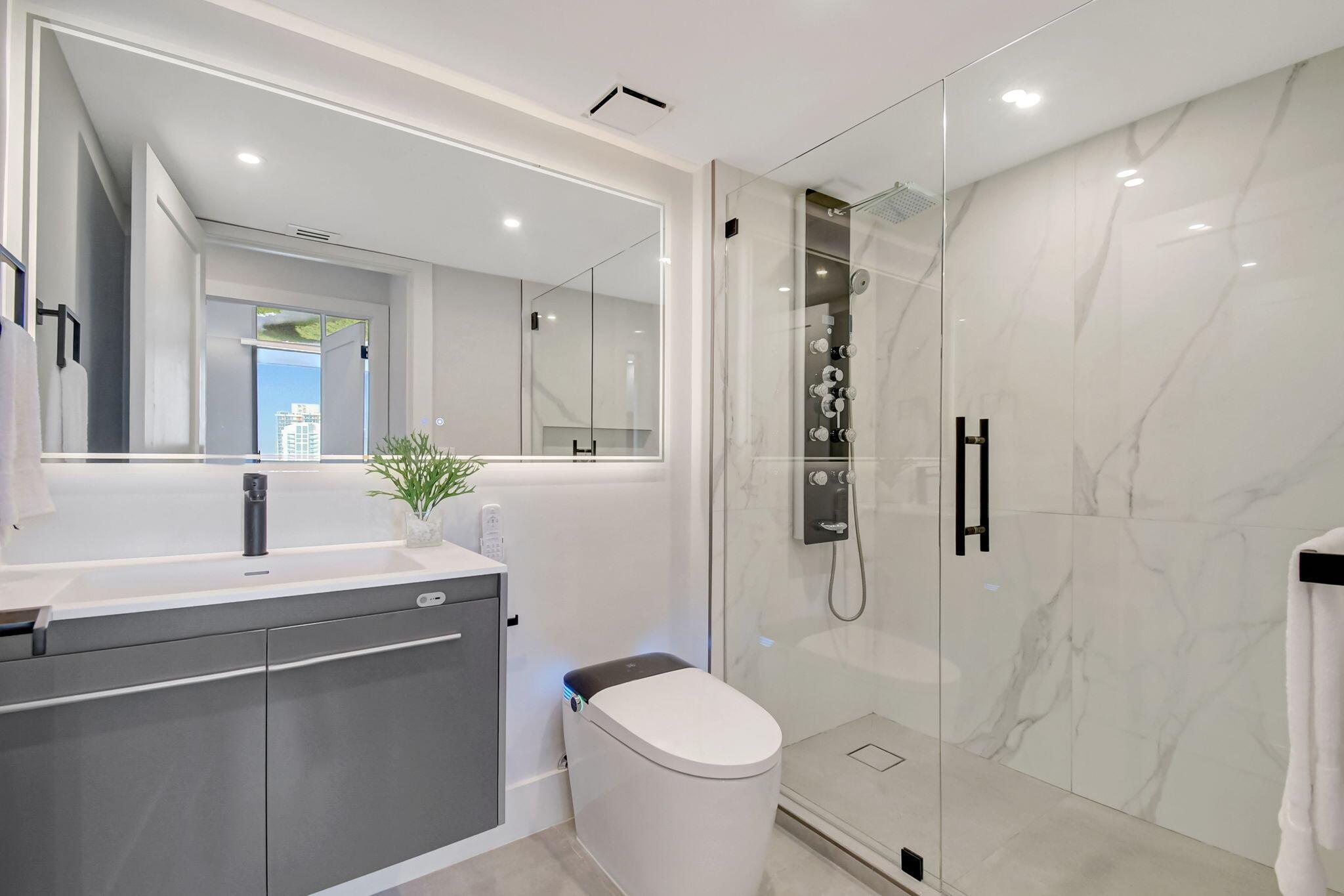 MYSTIC POINTE TOWER 600 C - Residential