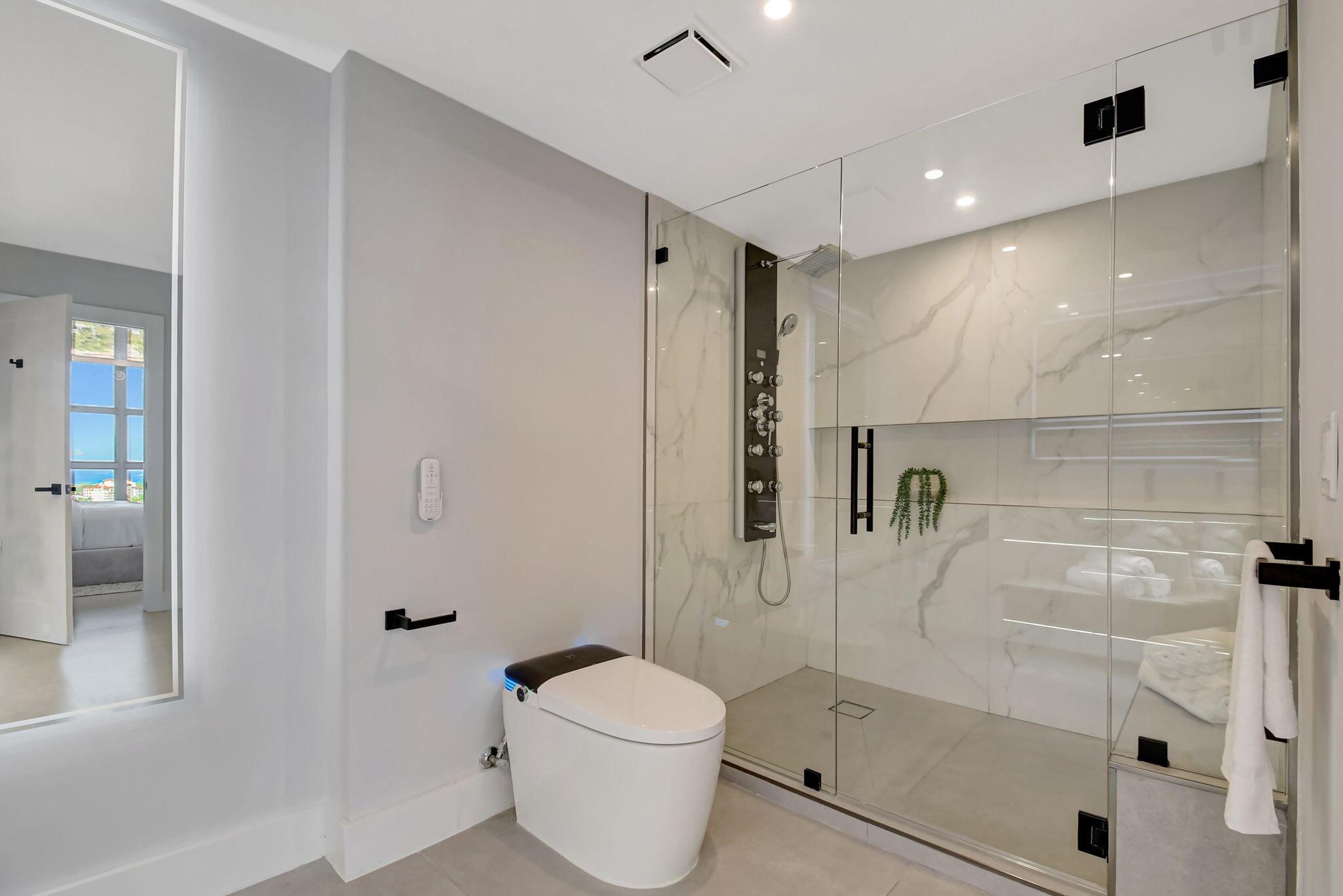 MYSTIC POINTE TOWER 600 C - Residential