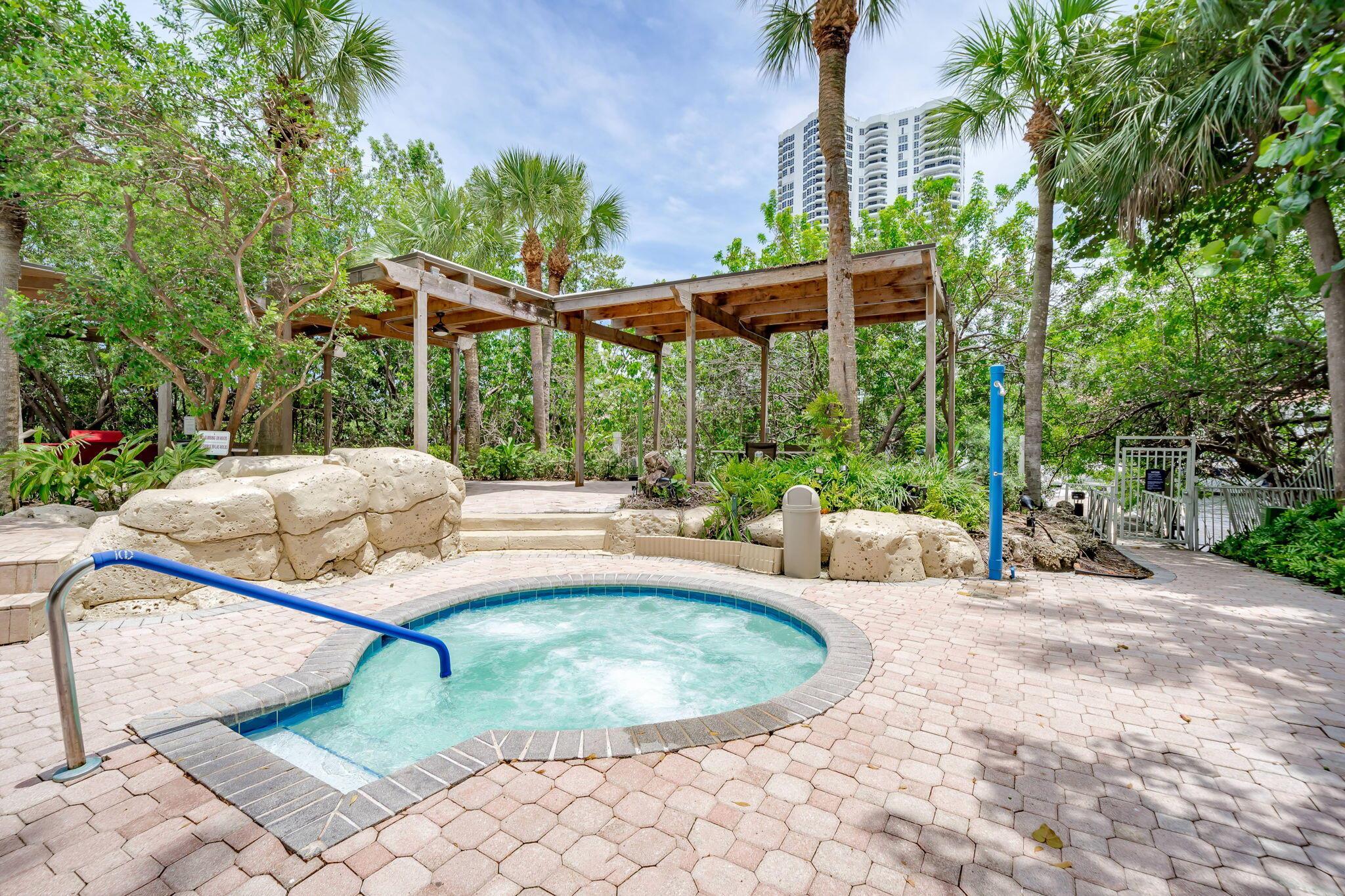 MYSTIC POINTE TOWER 600 C - Residential