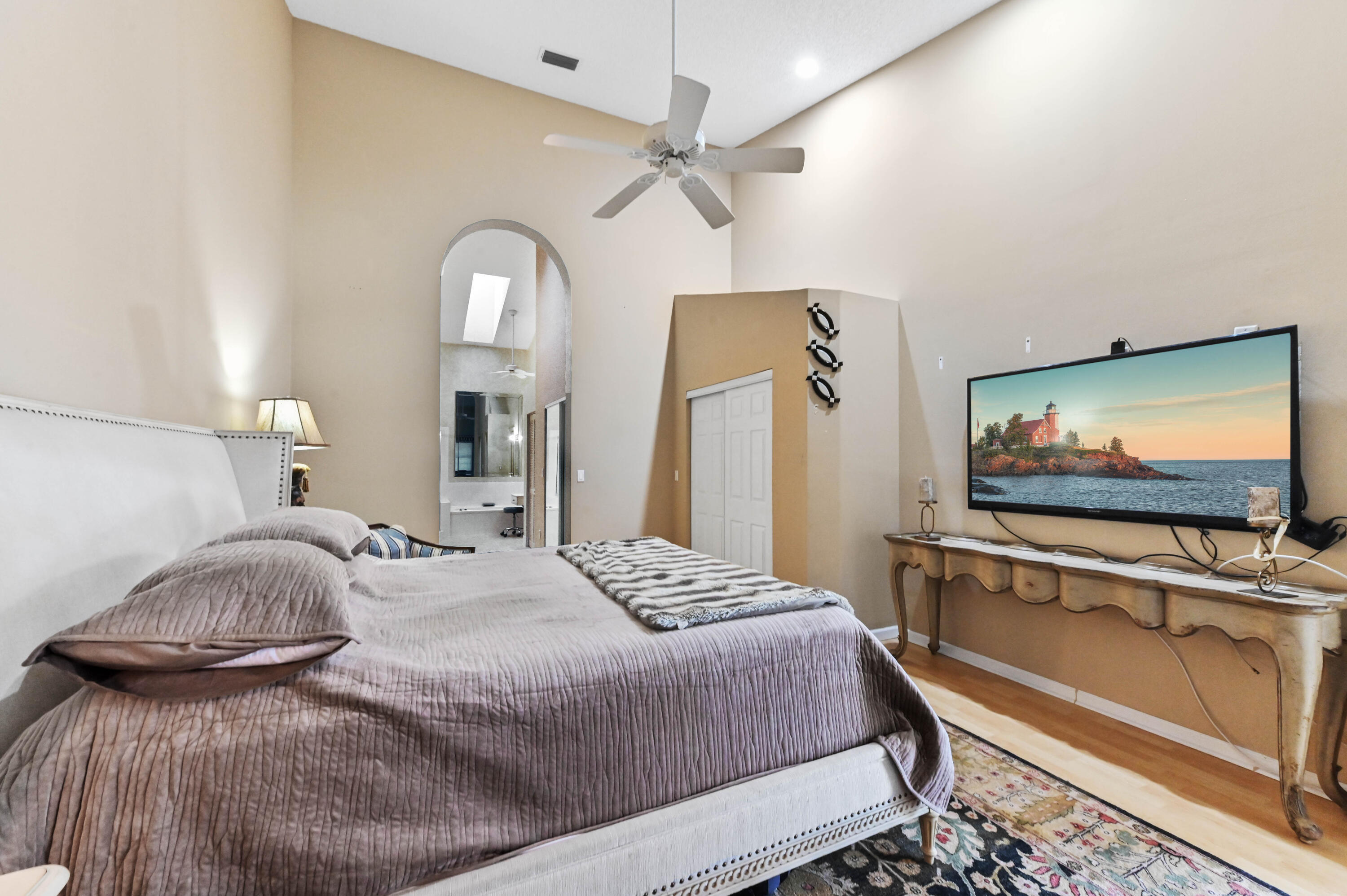 ABERDEEN 13 - Residential Lease