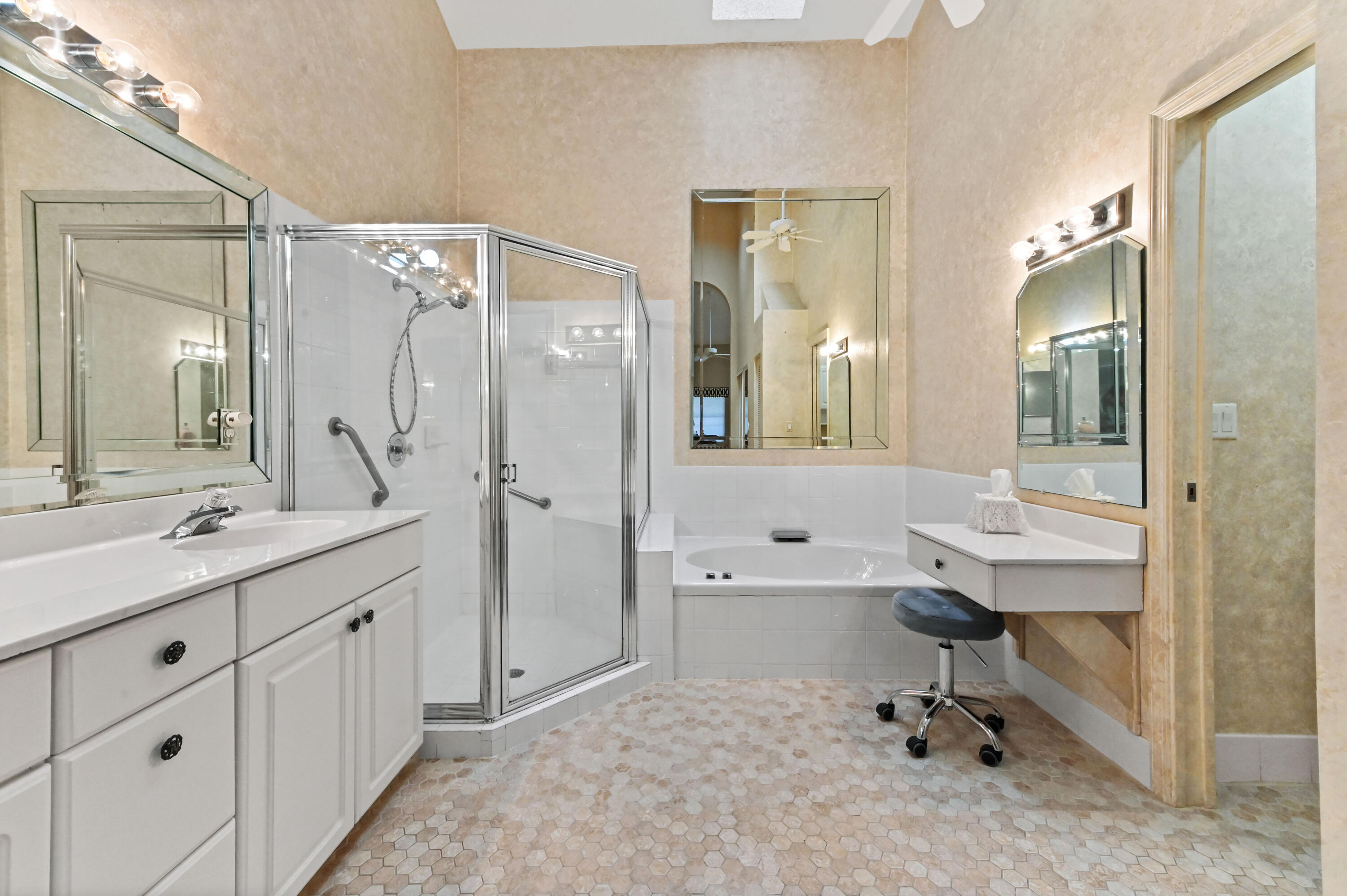 ABERDEEN 13 - Residential Lease